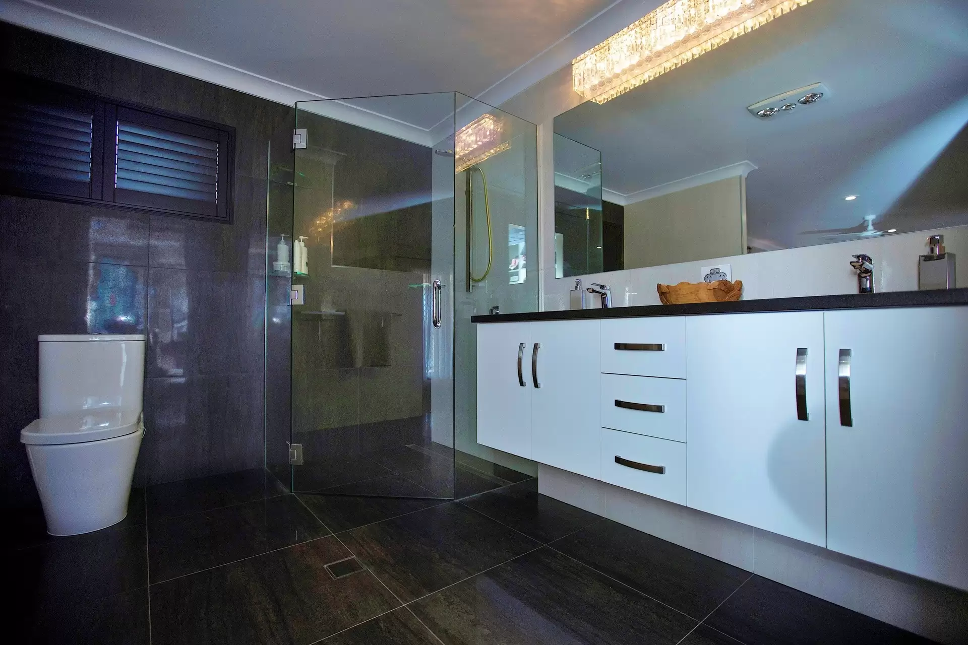 10 Baxter Avenue, Brisk Bay Sold by Queensland Sotheby's International Realty - image 1