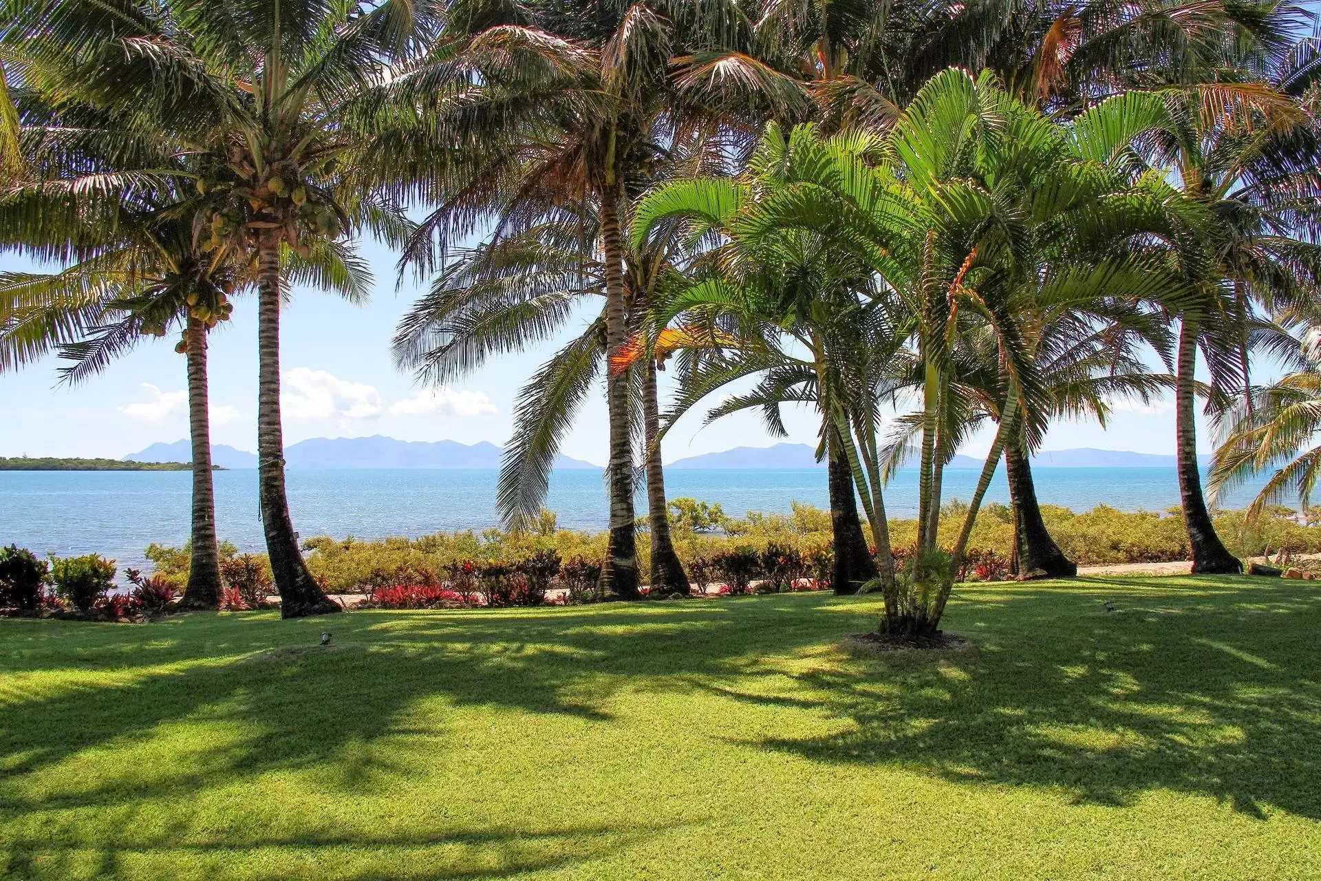 10 Baxter Avenue, Brisk Bay Sold by Queensland Sotheby's International Realty - image 1