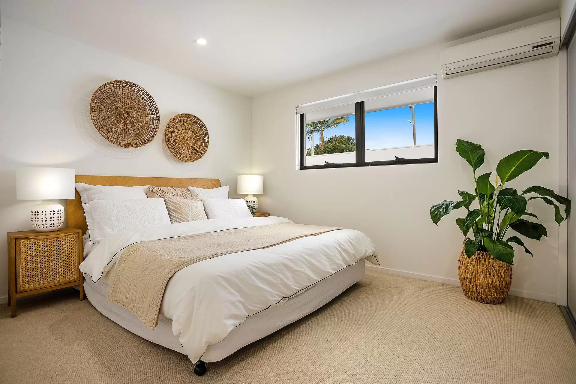 66 Rapallo Avenue, Isle Of Capri Sold by Queensland Sotheby's International Realty - image 1