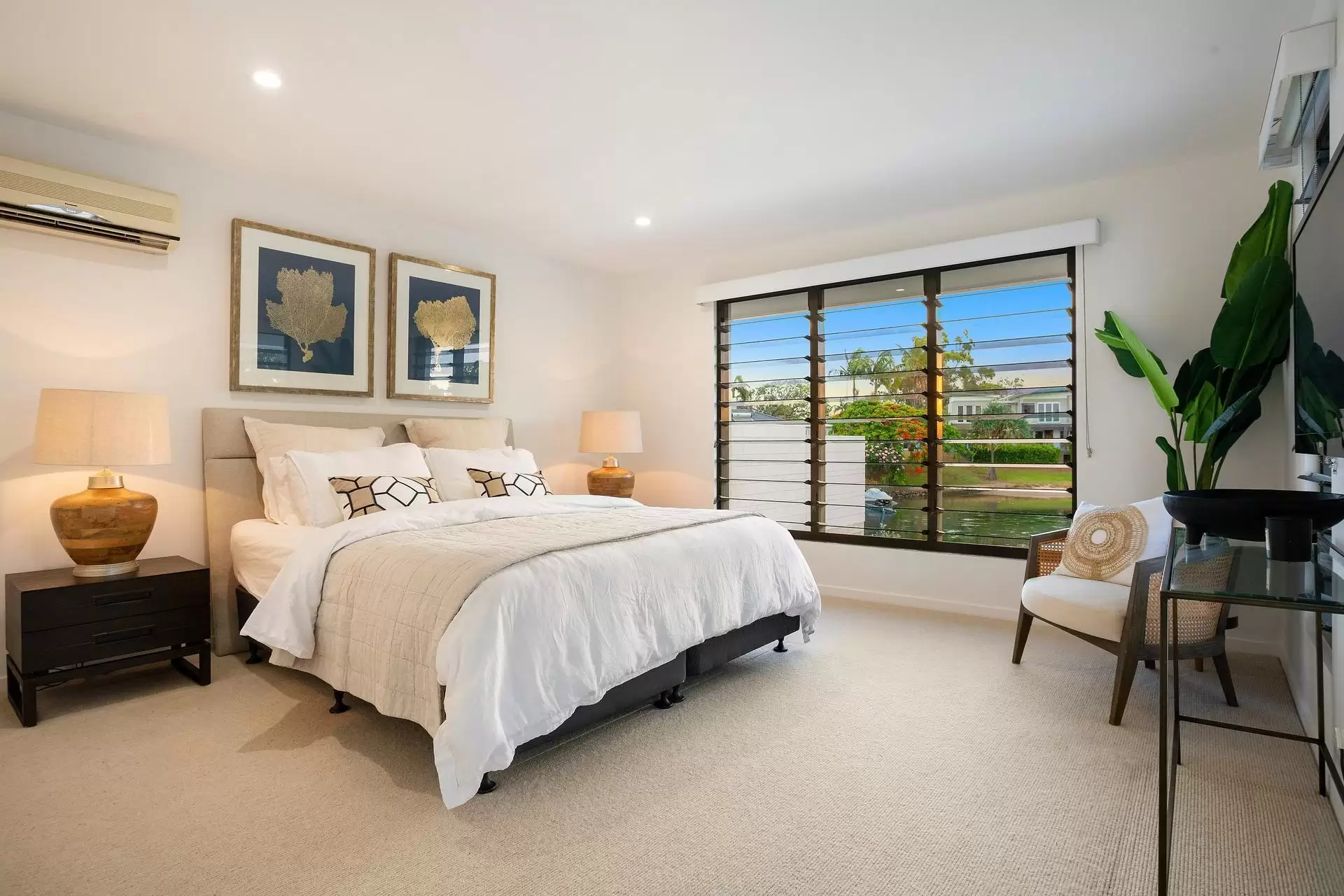 66 Rapallo Avenue, Isle Of Capri Sold by Queensland Sotheby's International Realty - image 1