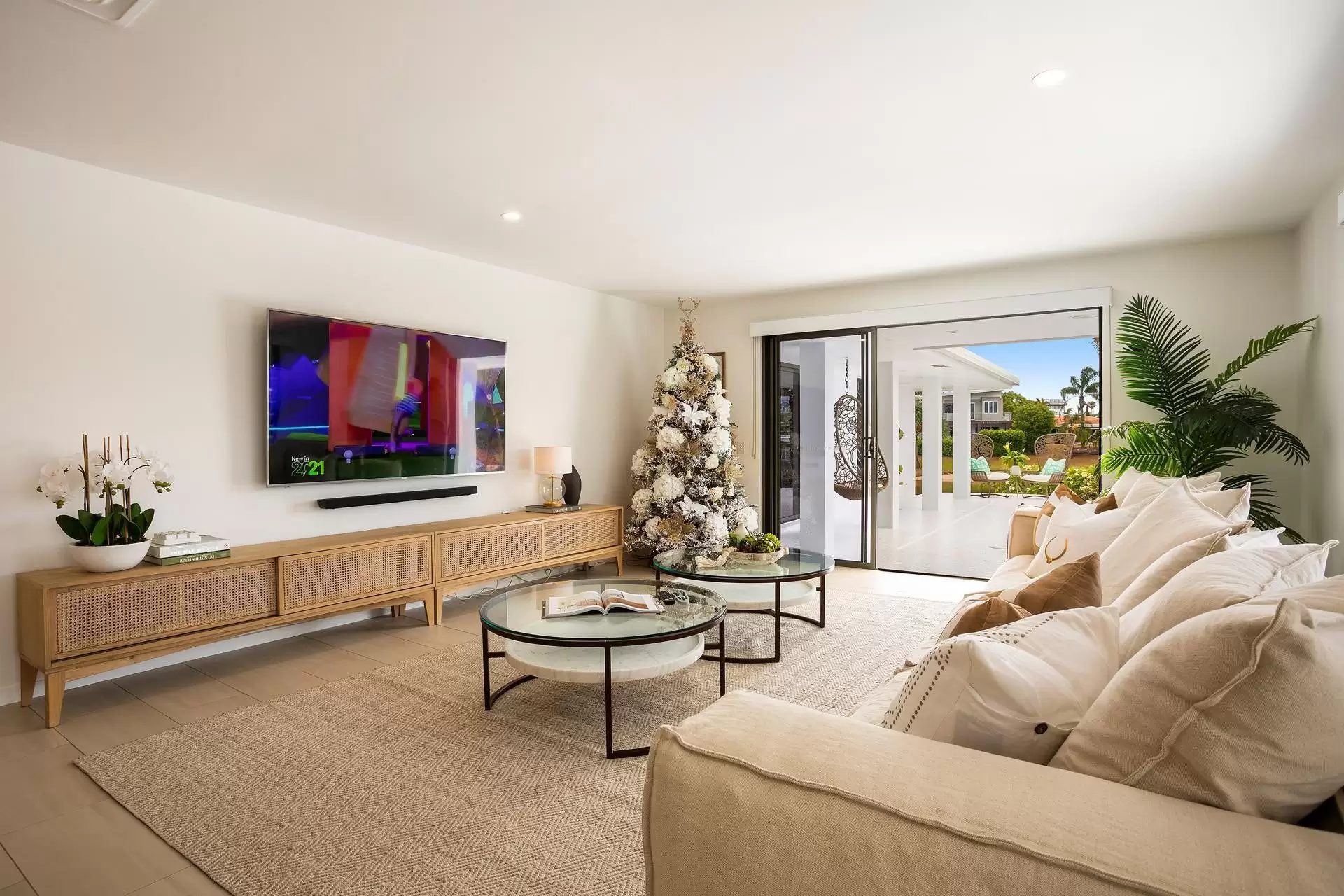 66 Rapallo Avenue, Isle Of Capri Sold by Queensland Sotheby's International Realty - image 1