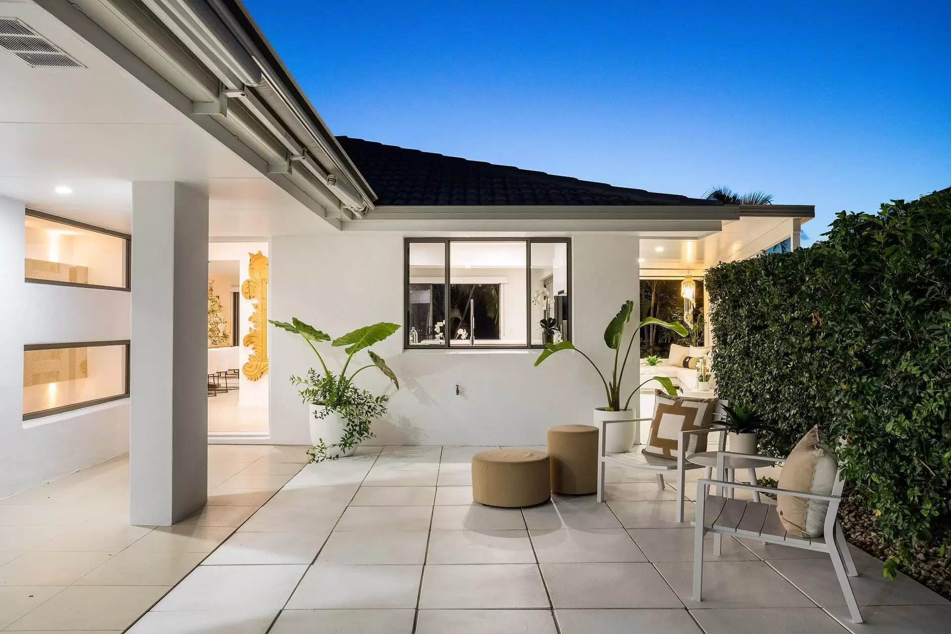 66 Rapallo Avenue, Isle Of Capri Sold by Queensland Sotheby's International Realty - image 1