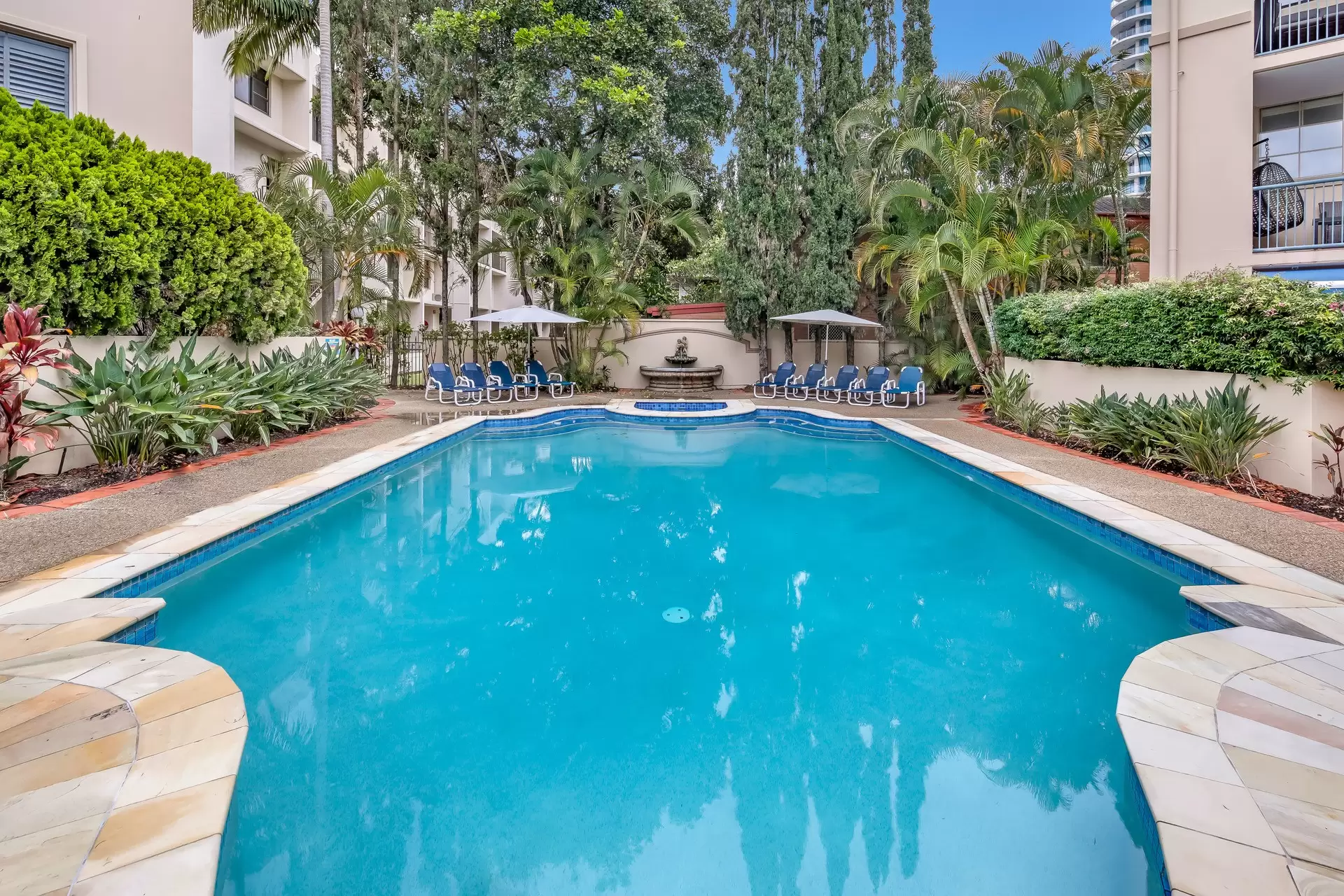 23/34 Woodroffe Avenue, Main Beach Sold by Queensland Sotheby's International Realty - image 1