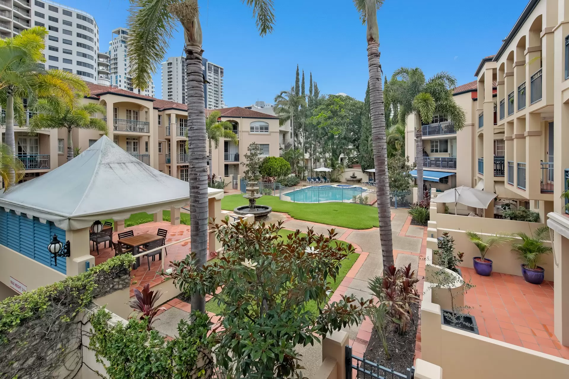23/34 Woodroffe Avenue, Main Beach Sold by Queensland Sotheby's International Realty - image 1