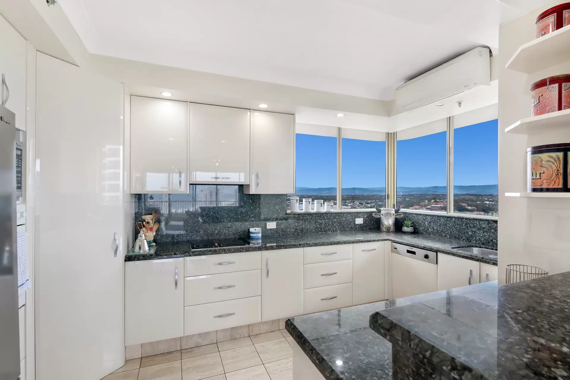 241/1 Serisier Avenue, Main Beach Sold by  - image 1