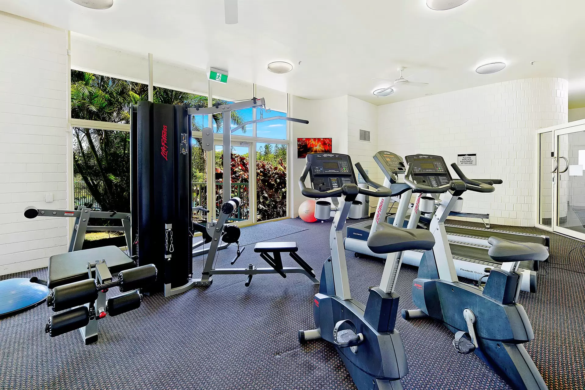 241/1 Serisier Avenue, Main Beach Sold by Queensland Sotheby's International Realty - image 1