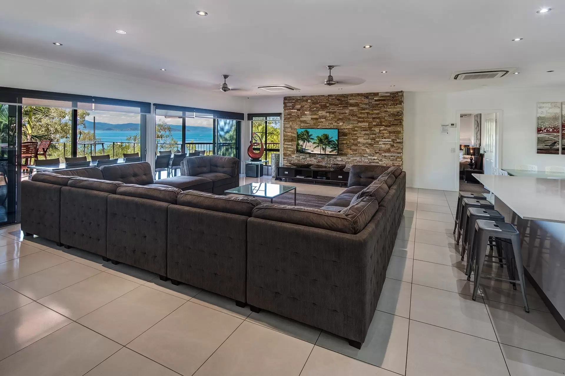 15 Whitsunday Boulevard, Hamilton Island Sold by  - image 1