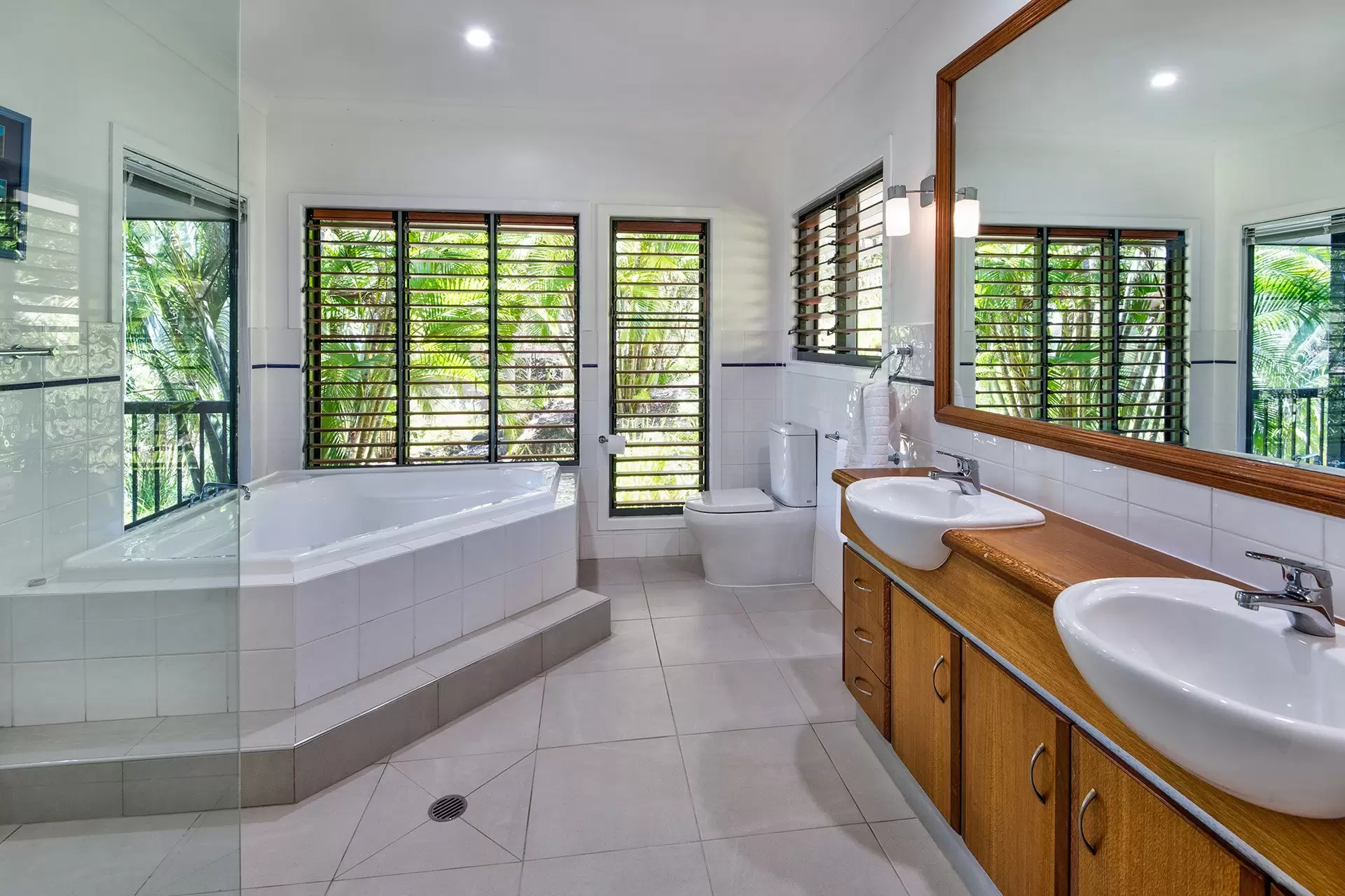 15 Whitsunday Boulevard, Hamilton Island Sold by Queensland Sotheby's International Realty - image 1