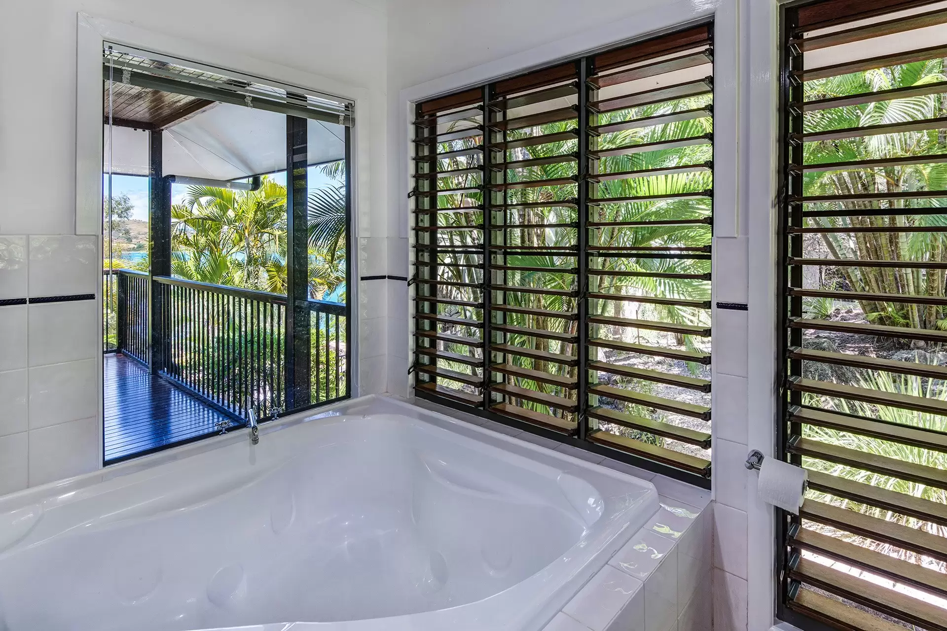 15 Whitsunday Boulevard, Hamilton Island Sold by Queensland Sotheby's International Realty - image 1