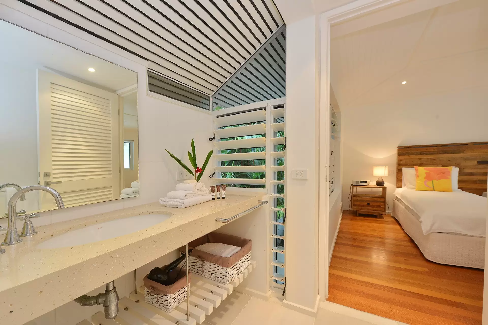 19 Beachfront Mirage Drive, Port Douglas Sold by Queensland Sotheby's International Realty - image 1