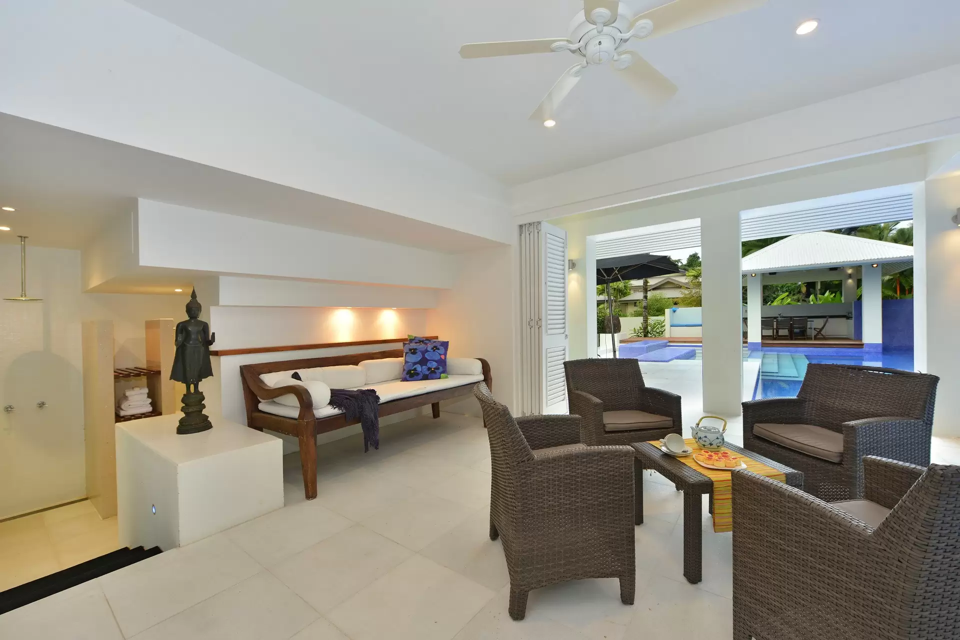 19 Beachfront Mirage Drive, Port Douglas Sold by Queensland Sotheby's International Realty - image 1
