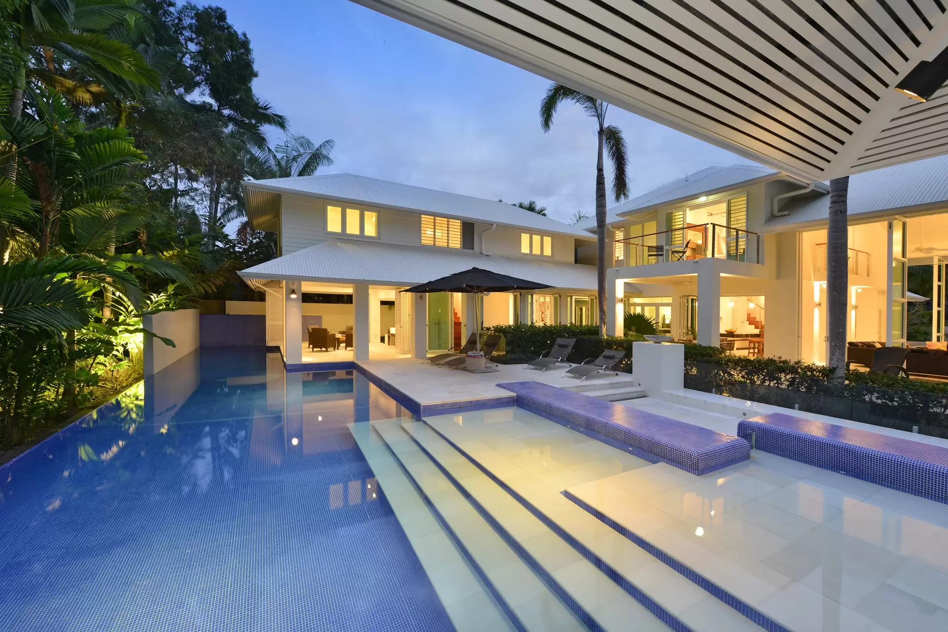 19 Beachfront Mirage Drive, Port Douglas Sold by Queensland Sotheby's International Realty - image 1