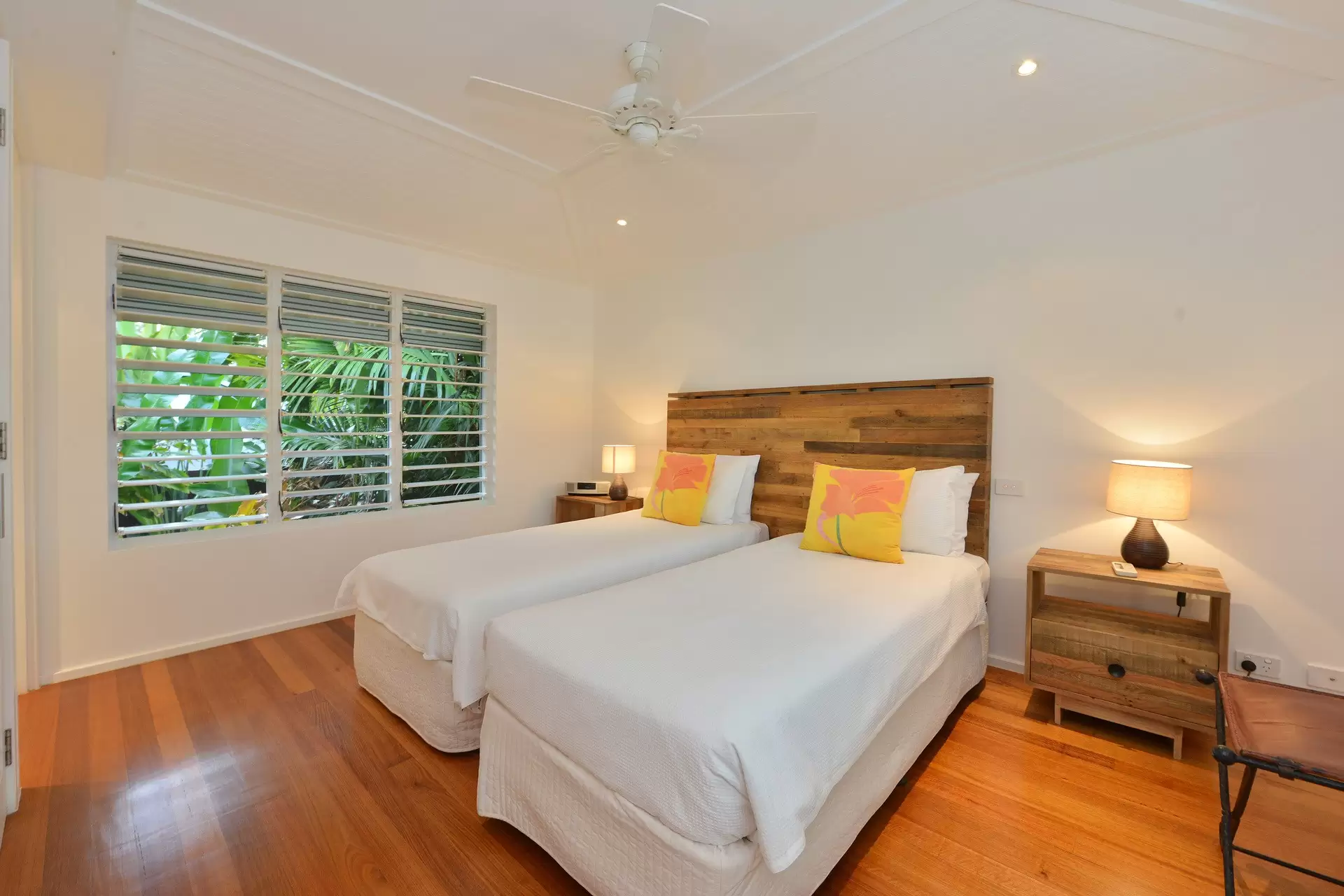 19 Beachfront Mirage Drive, Port Douglas Sold by Queensland Sotheby's International Realty - image 1