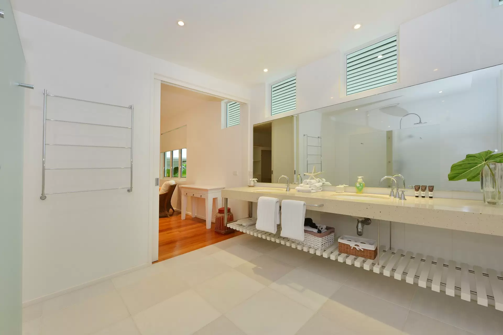 19 Beachfront Mirage Drive, Port Douglas Sold by Queensland Sotheby's International Realty - image 1