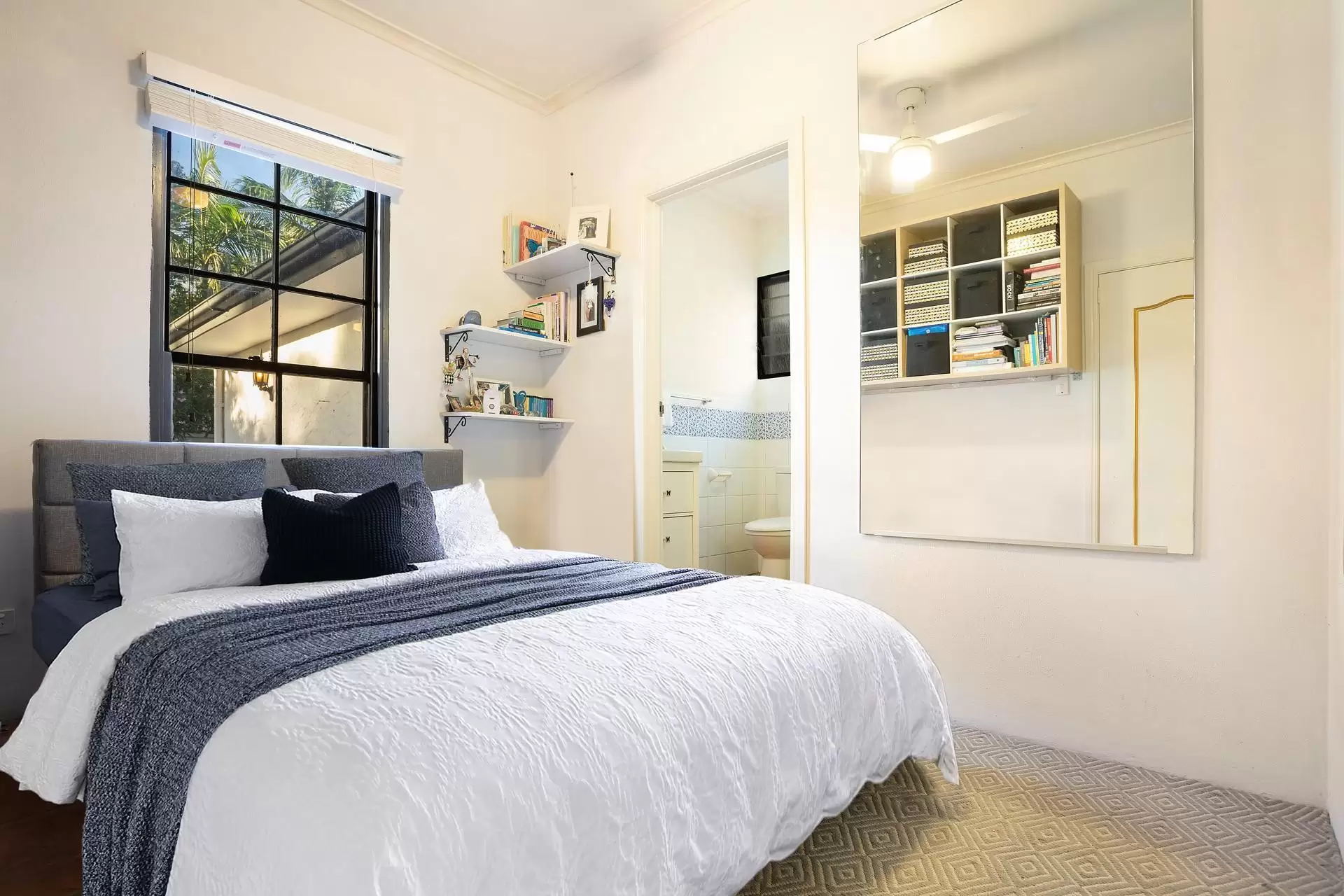 2 Bellview Crescent, Ashmore Sold by Queensland Sotheby's International Realty - image 1