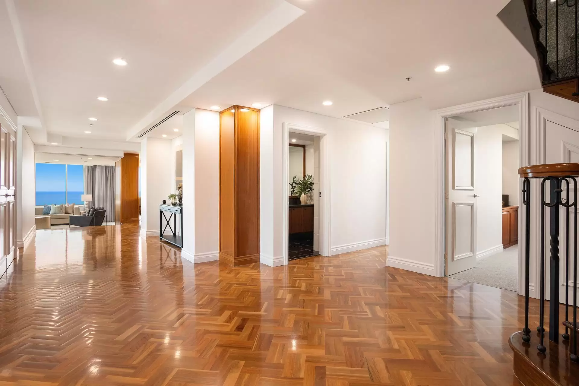 2801/1 Peak Avenue, Main Beach Sold by Queensland Sotheby's International Realty - image 1