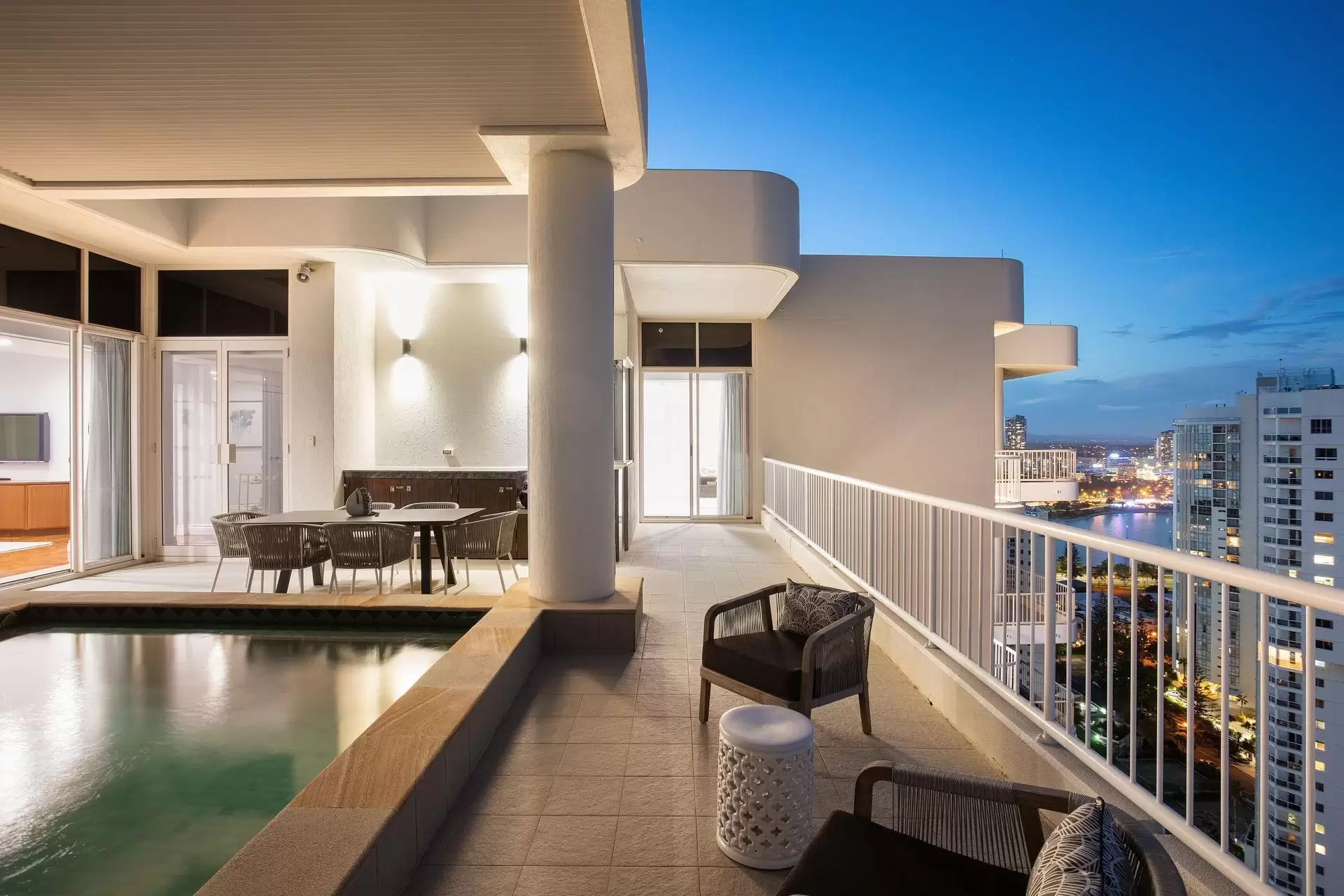 2801/1 Peak Avenue, Main Beach Sold by Queensland Sotheby's International Realty - image 1