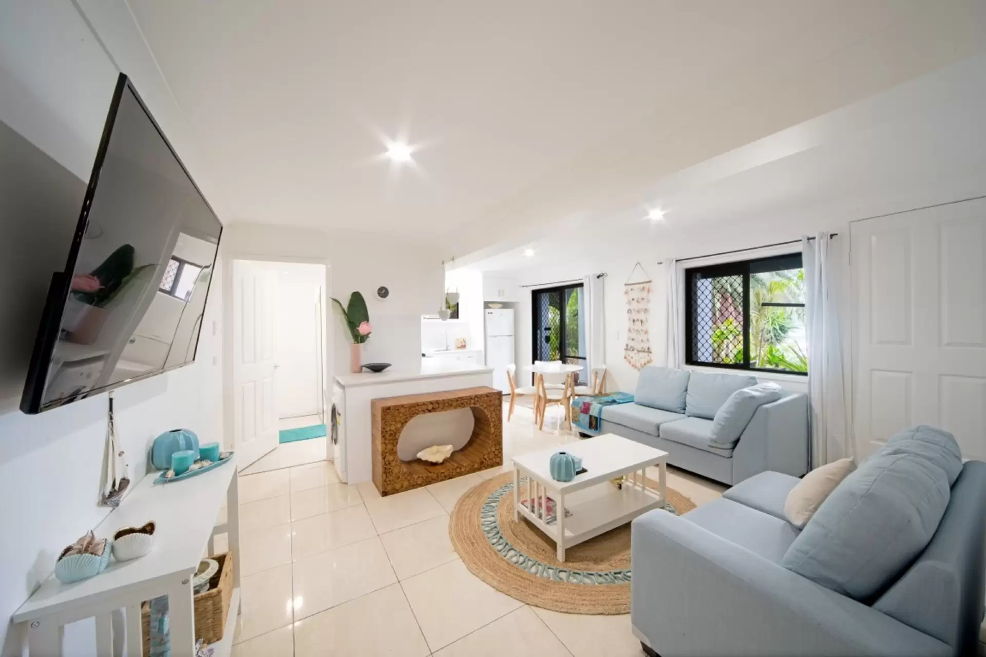 21 Airlie Crescent, Airlie Beach Sold by Queensland Sotheby's International Realty - image 1