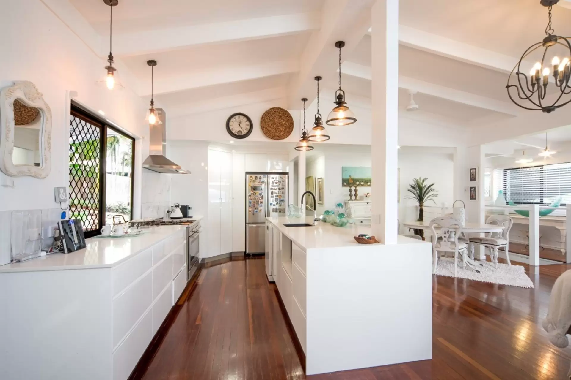 21 Airlie Crescent, Airlie Beach Sold by Queensland Sotheby's International Realty - image 1