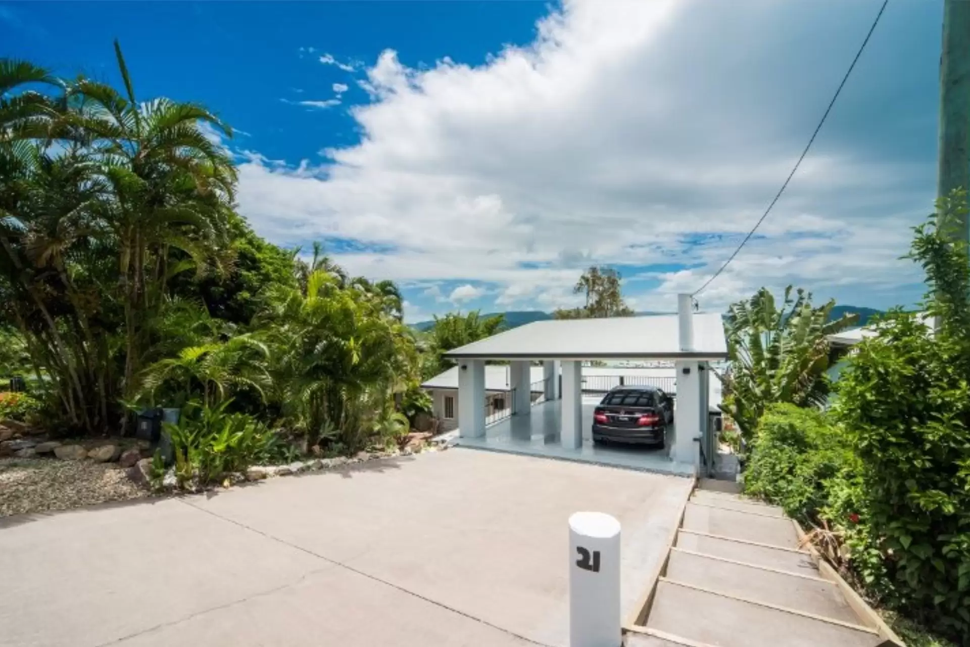 21 Airlie Crescent, Airlie Beach Sold by Queensland Sotheby's International Realty - image 1