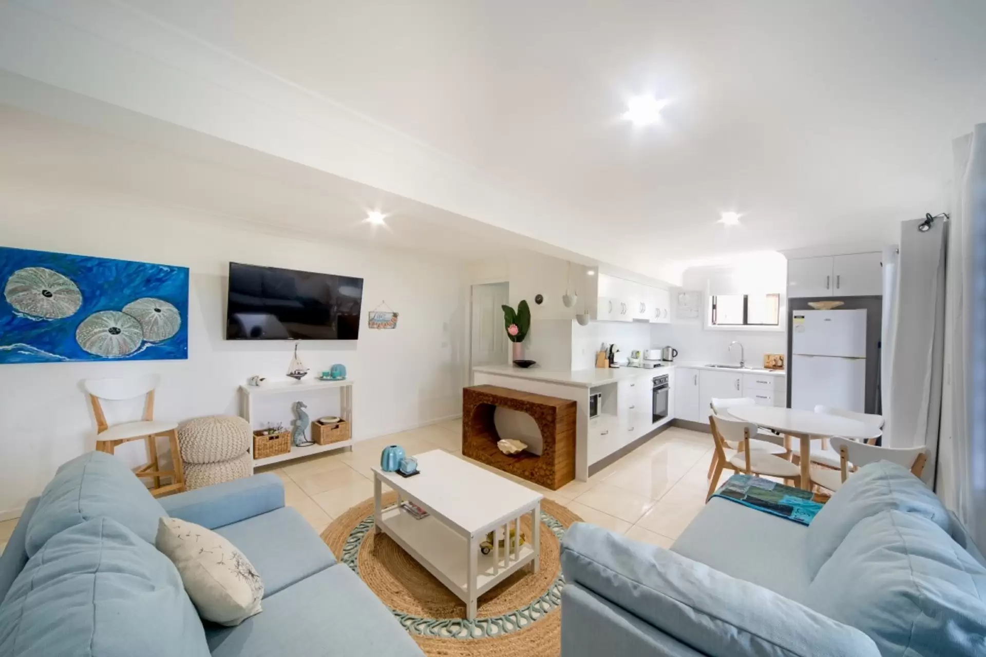 21 Airlie Crescent, Airlie Beach Sold by Queensland Sotheby's International Realty - image 1