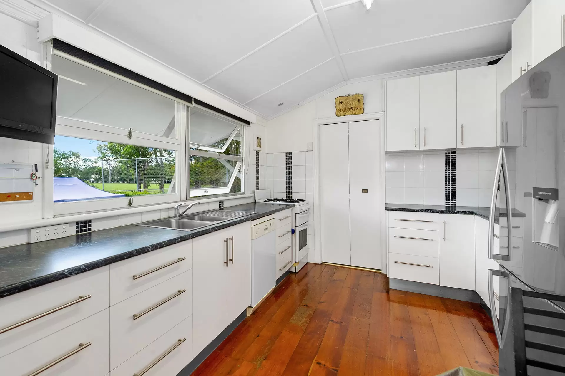 7 Henry Street, Clayfield Sold by  - image 1