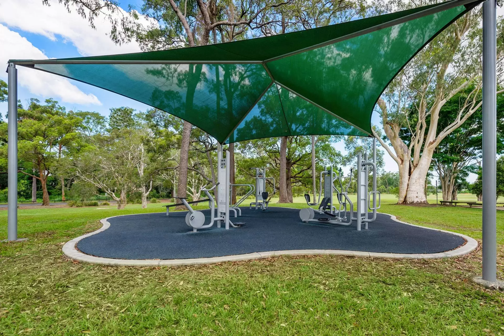 7 Henry Street, Clayfield Sold by Queensland Sotheby's International Realty - image 1