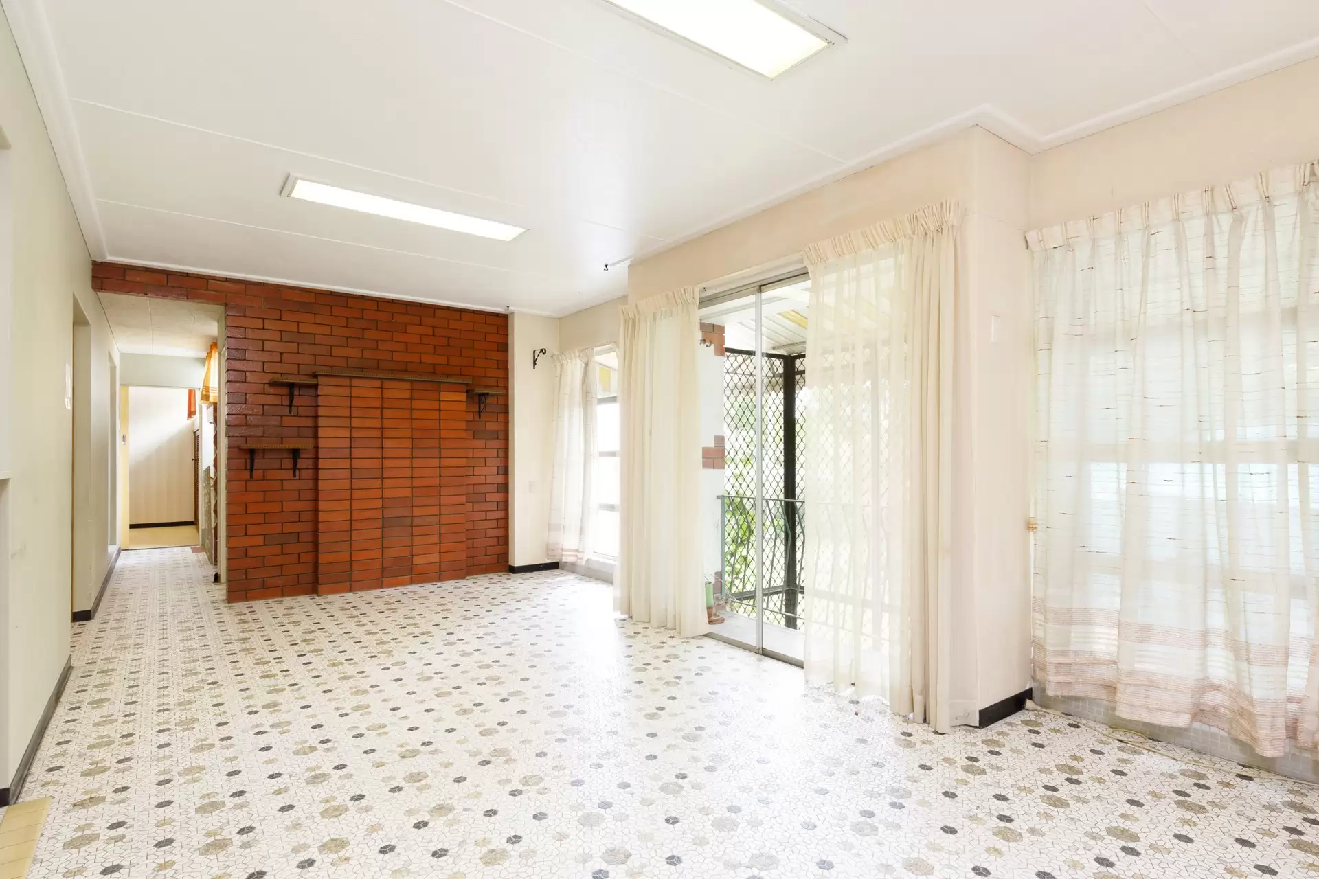 114 Sexton Street, Tarragindi Sold by Queensland Sotheby's International Realty - image 1
