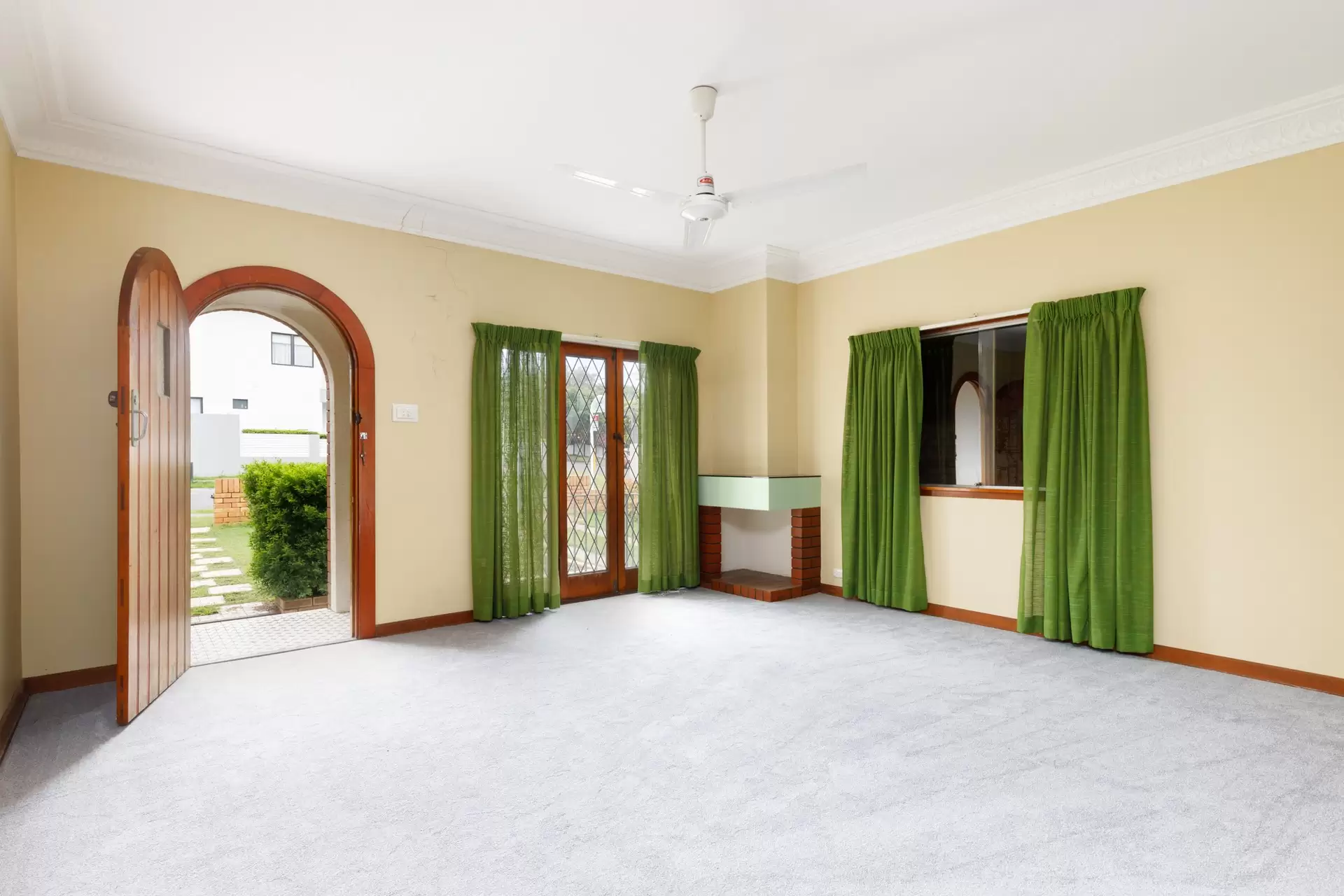 114 Sexton Street, Tarragindi Sold by  - image 1