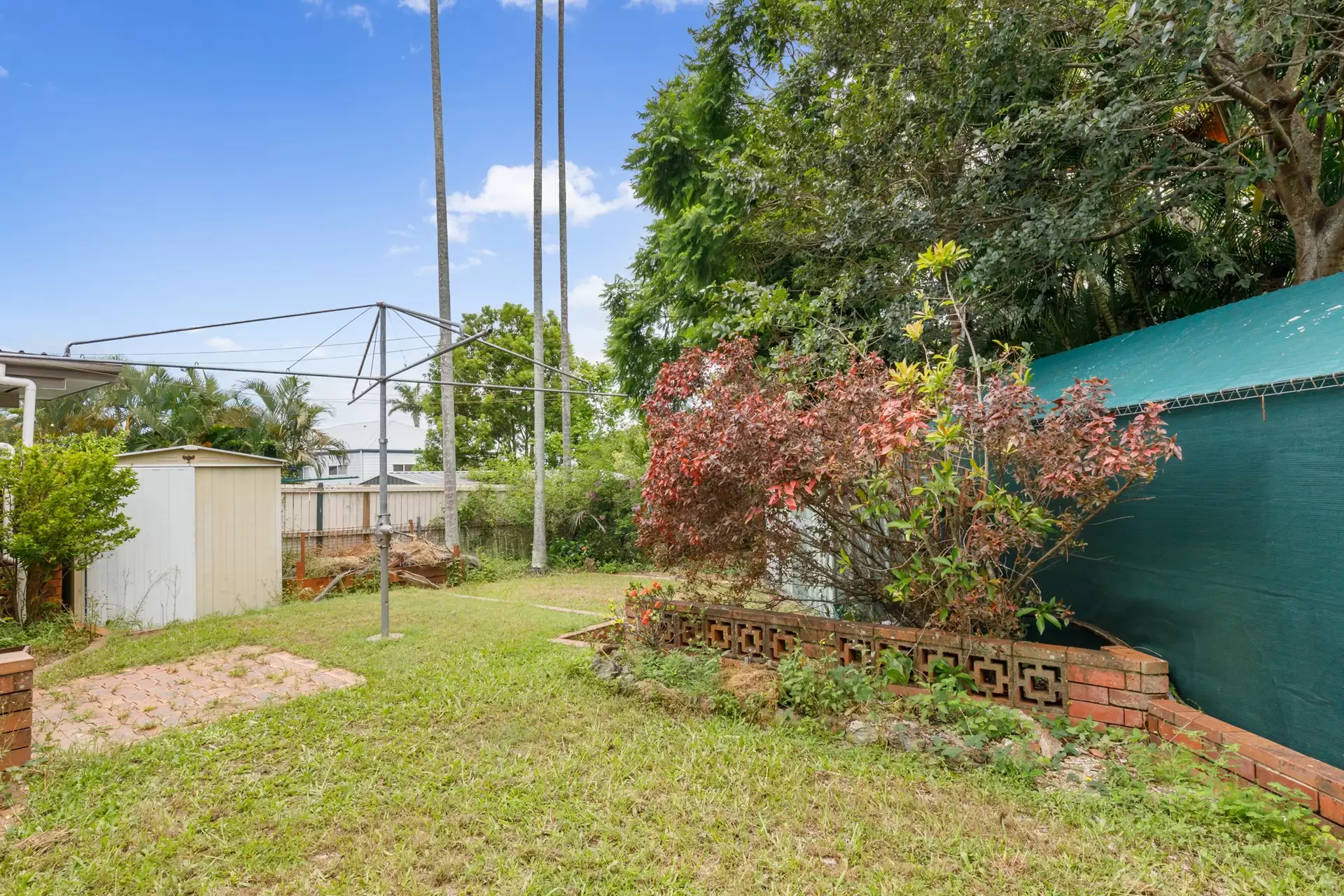 114 Sexton Street, Tarragindi Sold by  - image 1