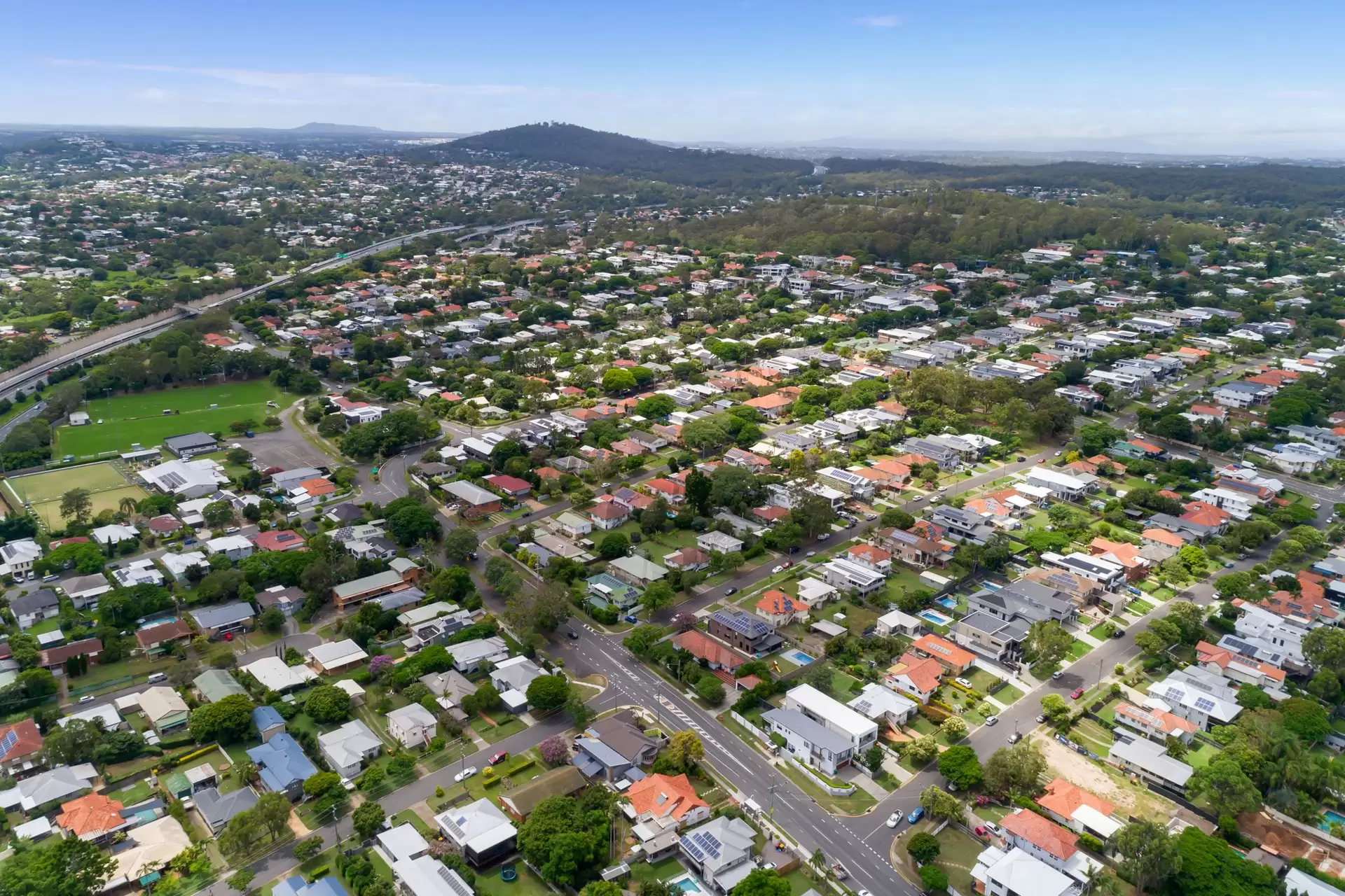 114 Sexton Street, Tarragindi Sold by Queensland Sotheby's International Realty - image 1