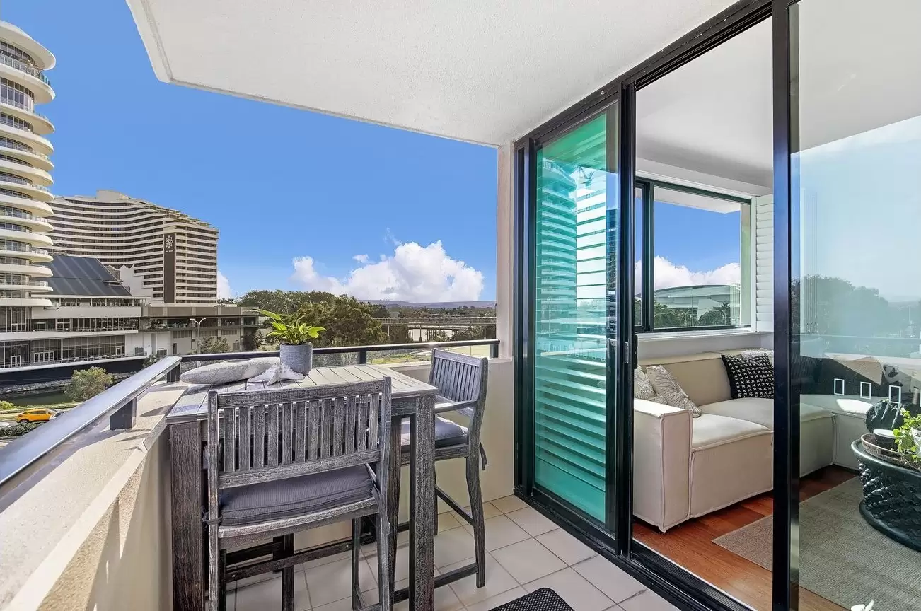 301/2685-2689 Gold Coast Highway, Broadbeach Sold by Queensland Sotheby's International Realty - image 1