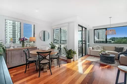 301/2685-2689 Gold Coast Highway, Broadbeach Sold by Queensland Sotheby's International Realty