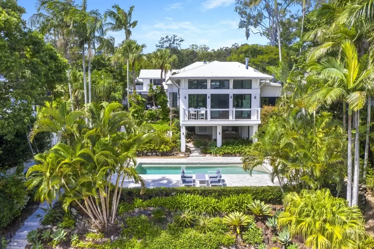 25 Bellara Street, Ashmore Sold by Queensland Sotheby's International Realty - image 1