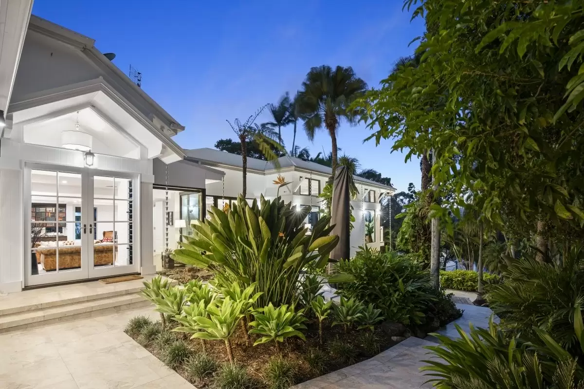 25 Bellara Street, Ashmore Sold by Queensland Sotheby's International Realty - image 1
