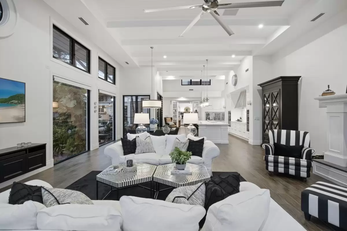 25 Bellara Street, Ashmore Sold by Queensland Sotheby's International Realty - image 1