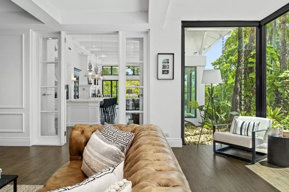 25 Bellara Street, Ashmore Sold by Queensland Sotheby's International Realty - image 1