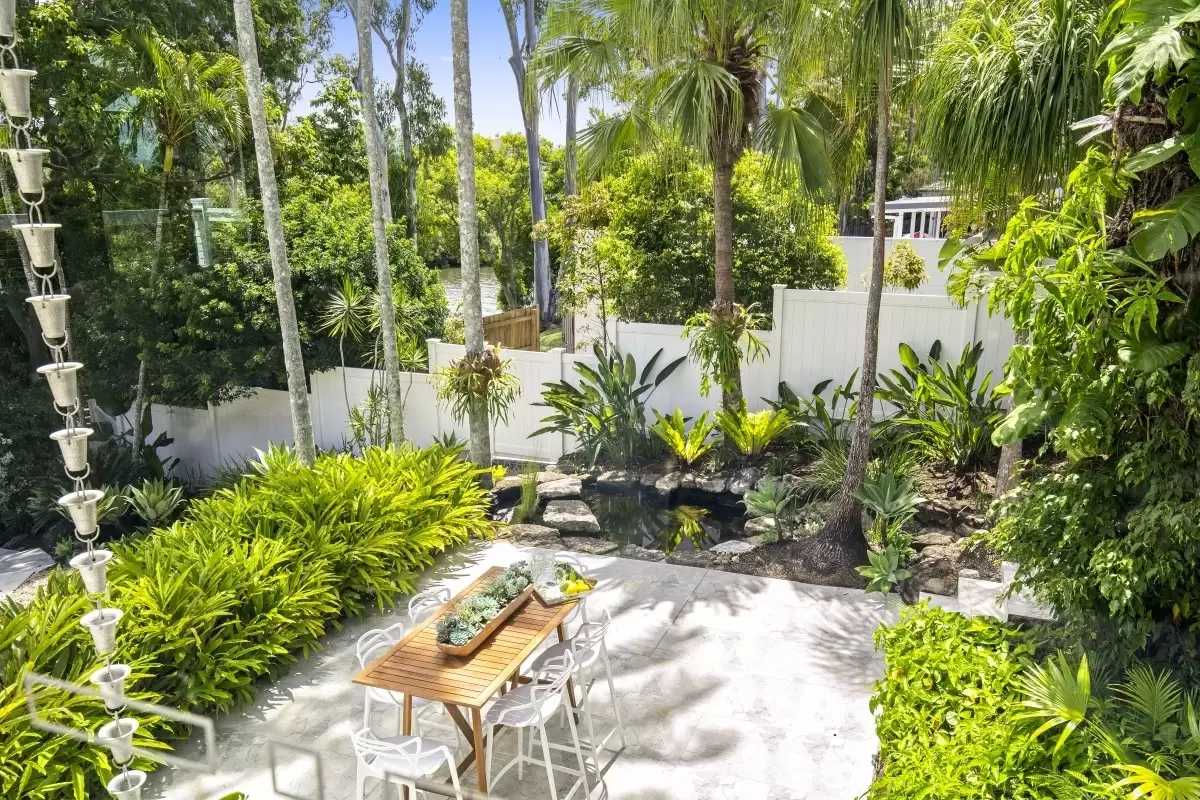 25 Bellara Street, Ashmore Sold by Queensland Sotheby's International Realty - image 1