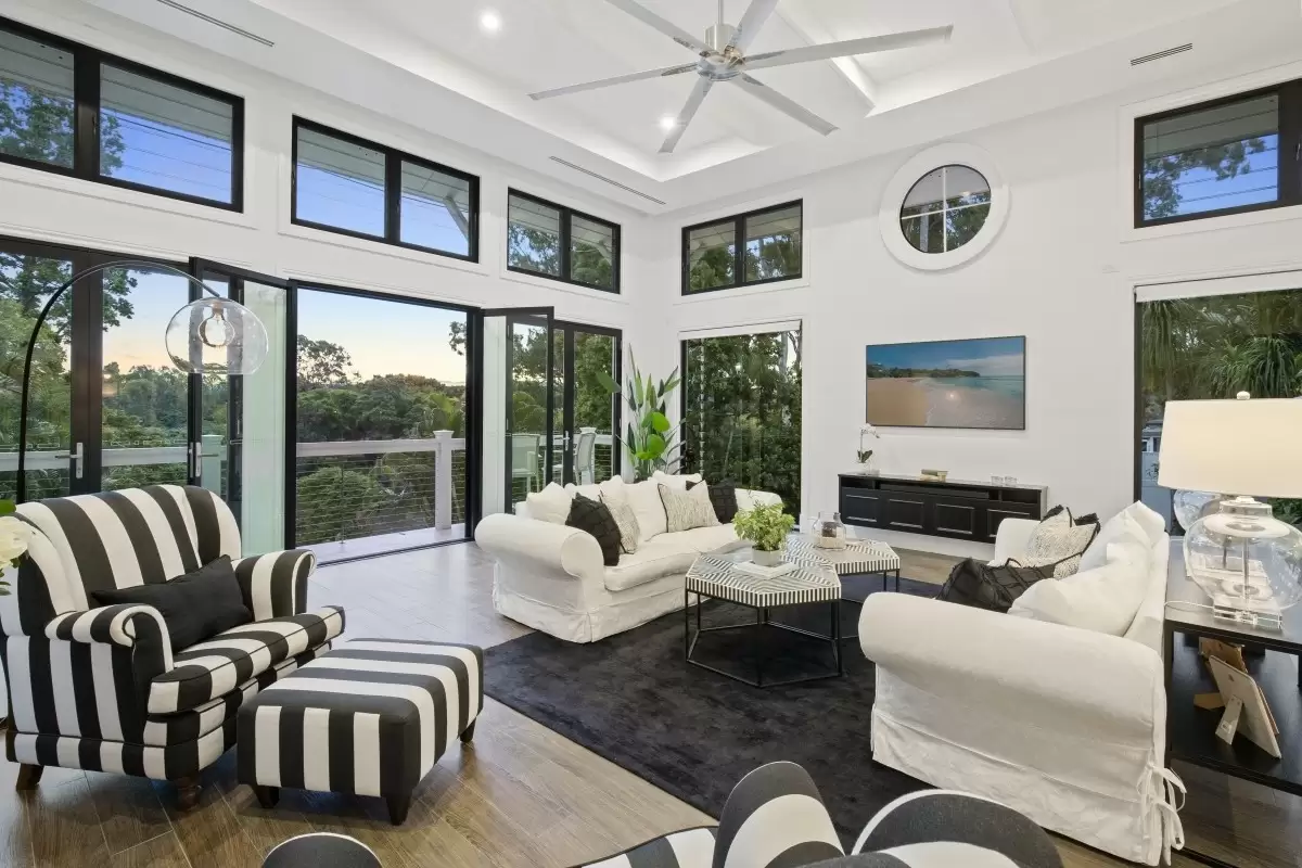 25 Bellara Street, Ashmore Sold by Queensland Sotheby's International Realty - image 1