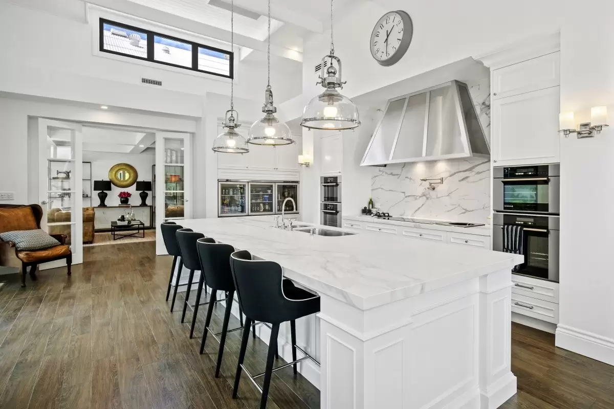 25 Bellara Street, Ashmore Sold by Queensland Sotheby's International Realty - image 1