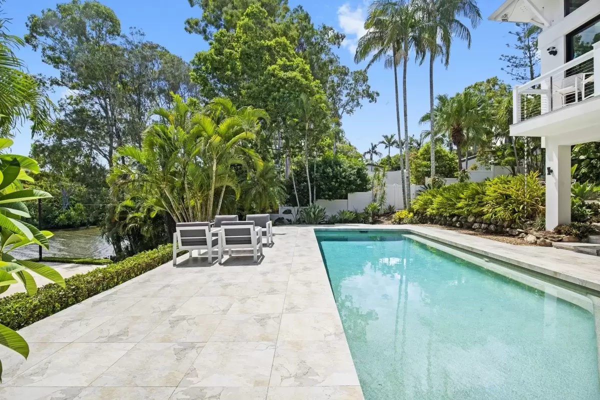 25 Bellara Street, Ashmore Sold by Queensland Sotheby's International Realty - image 1