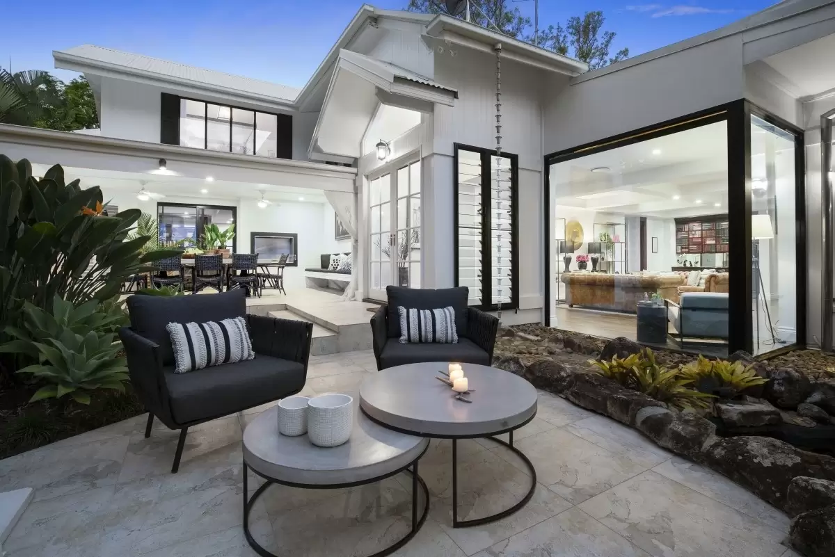 25 Bellara Street, Ashmore Sold by Queensland Sotheby's International Realty - image 1