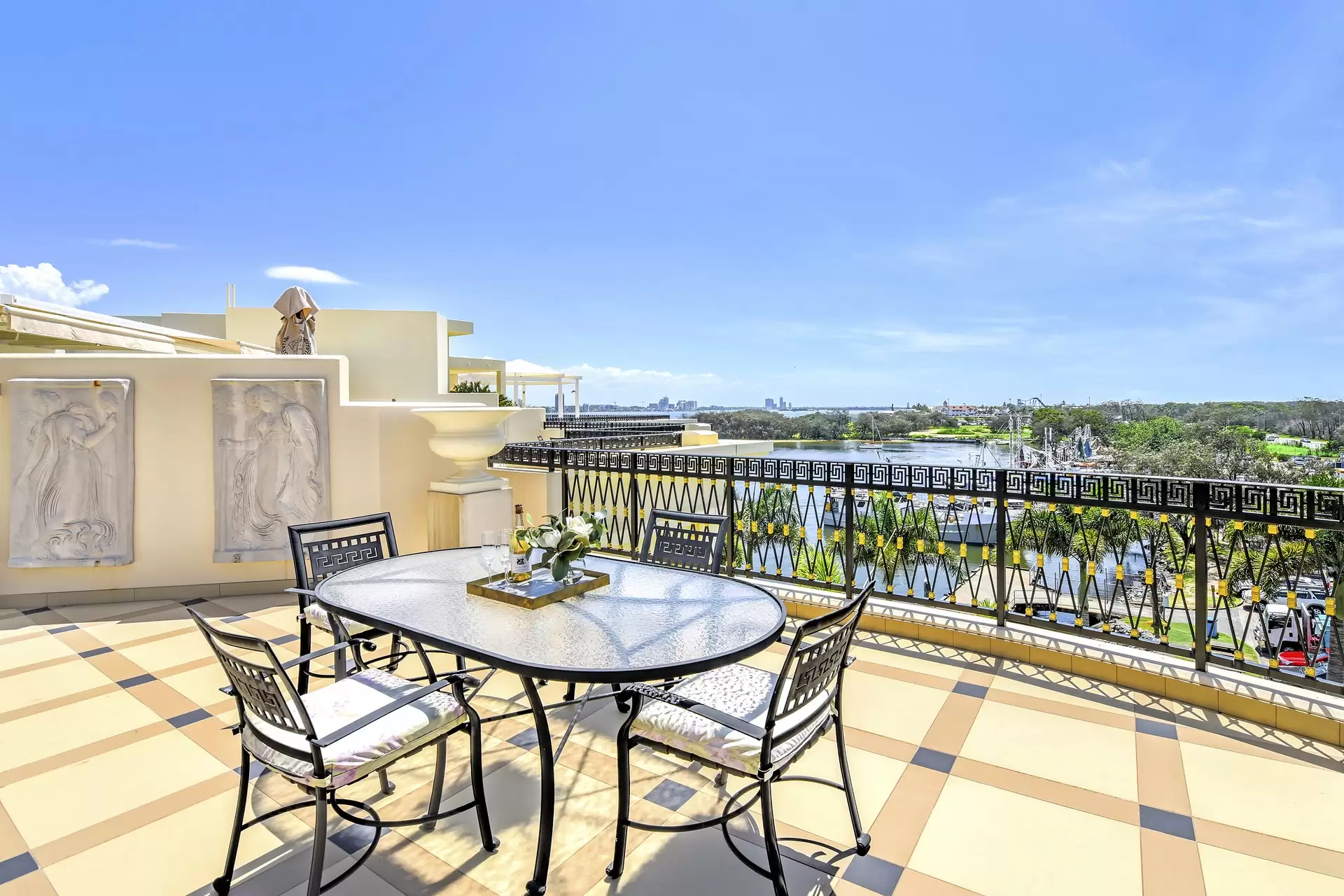 67/94 Seaworld Drive, Main Beach Sold by  - image 1