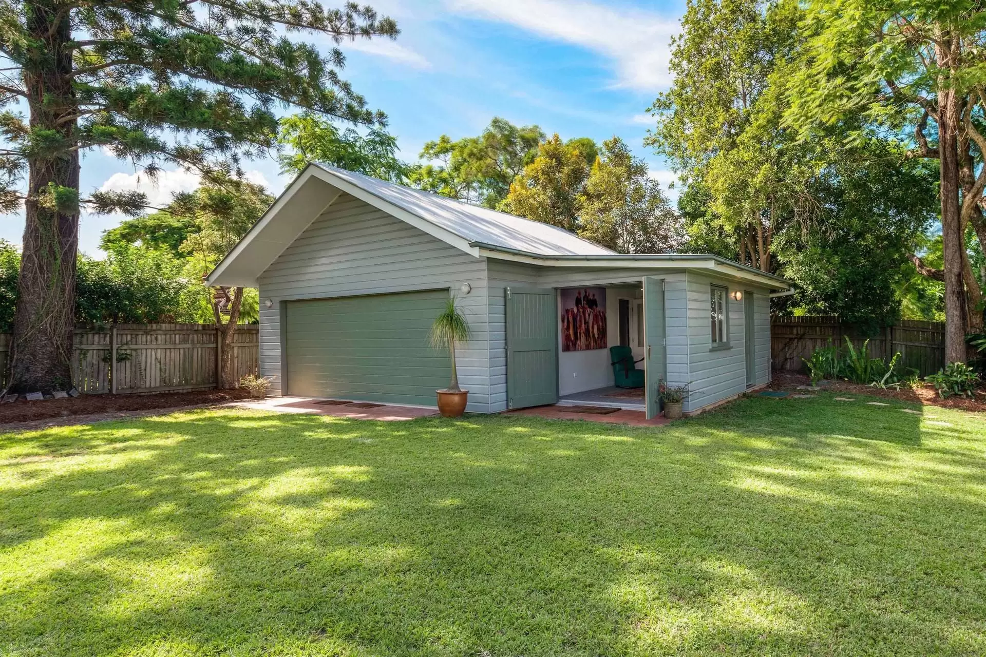 107 Kadumba Street, Yeronga Sold by Queensland Sotheby's International Realty - image 1