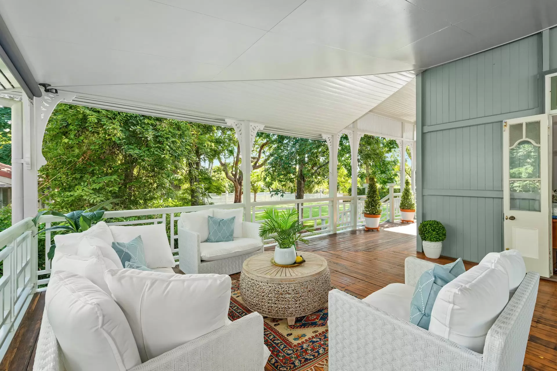 107 Kadumba Street, Yeronga Sold by Queensland Sotheby's International Realty - image 1