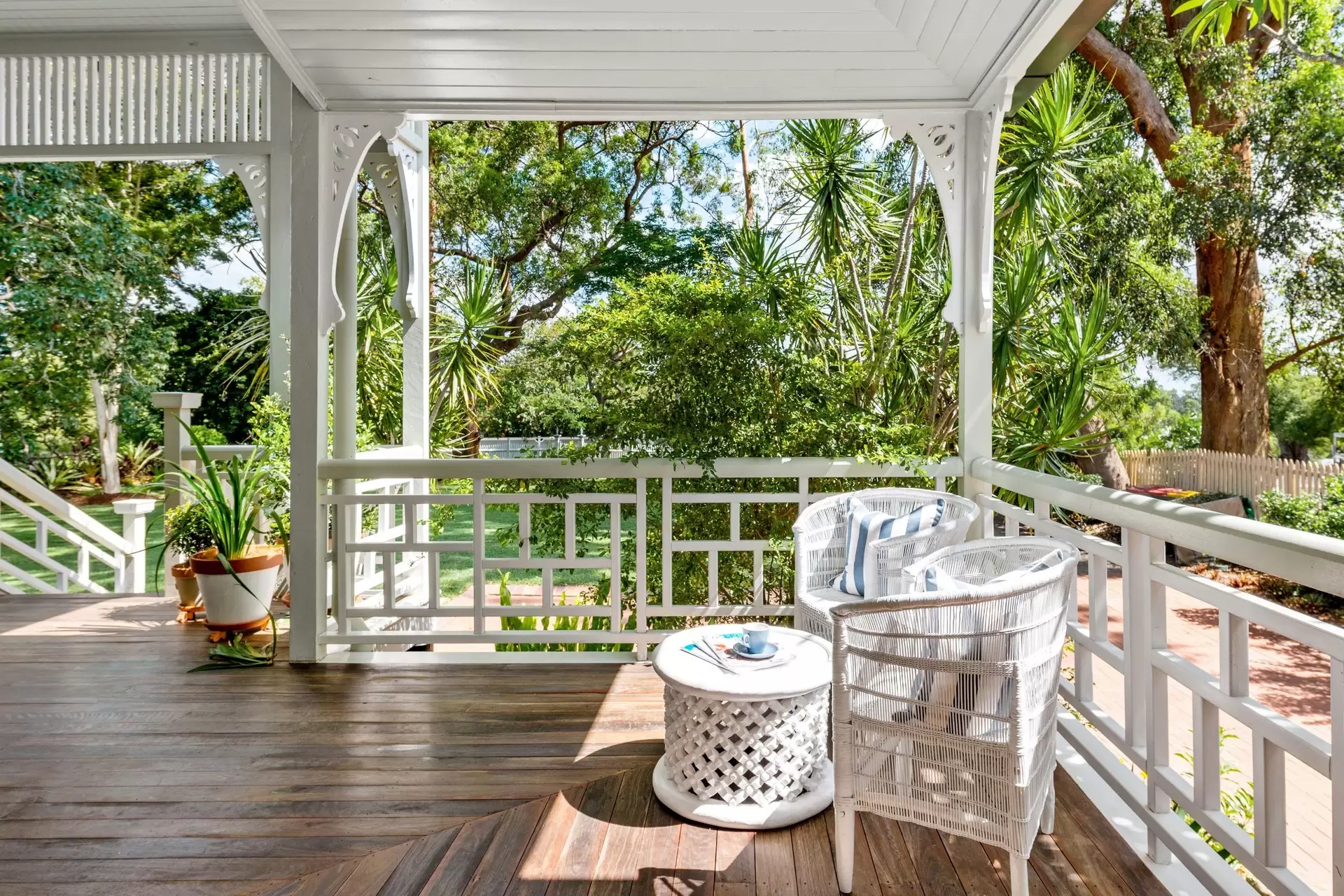 107 Kadumba Street, Yeronga Sold by  - image 1