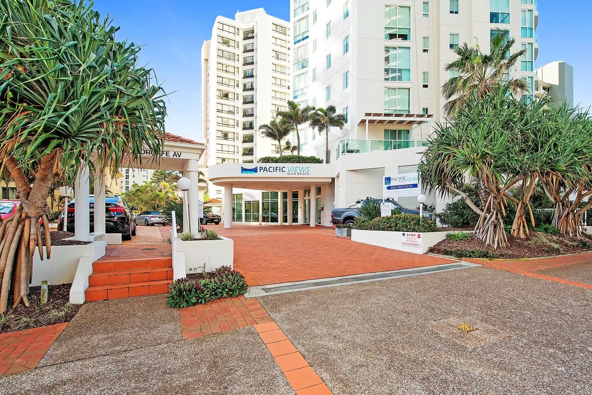 10/5 Woodroffe Avenue, Main Beach Sold by  - image 1
