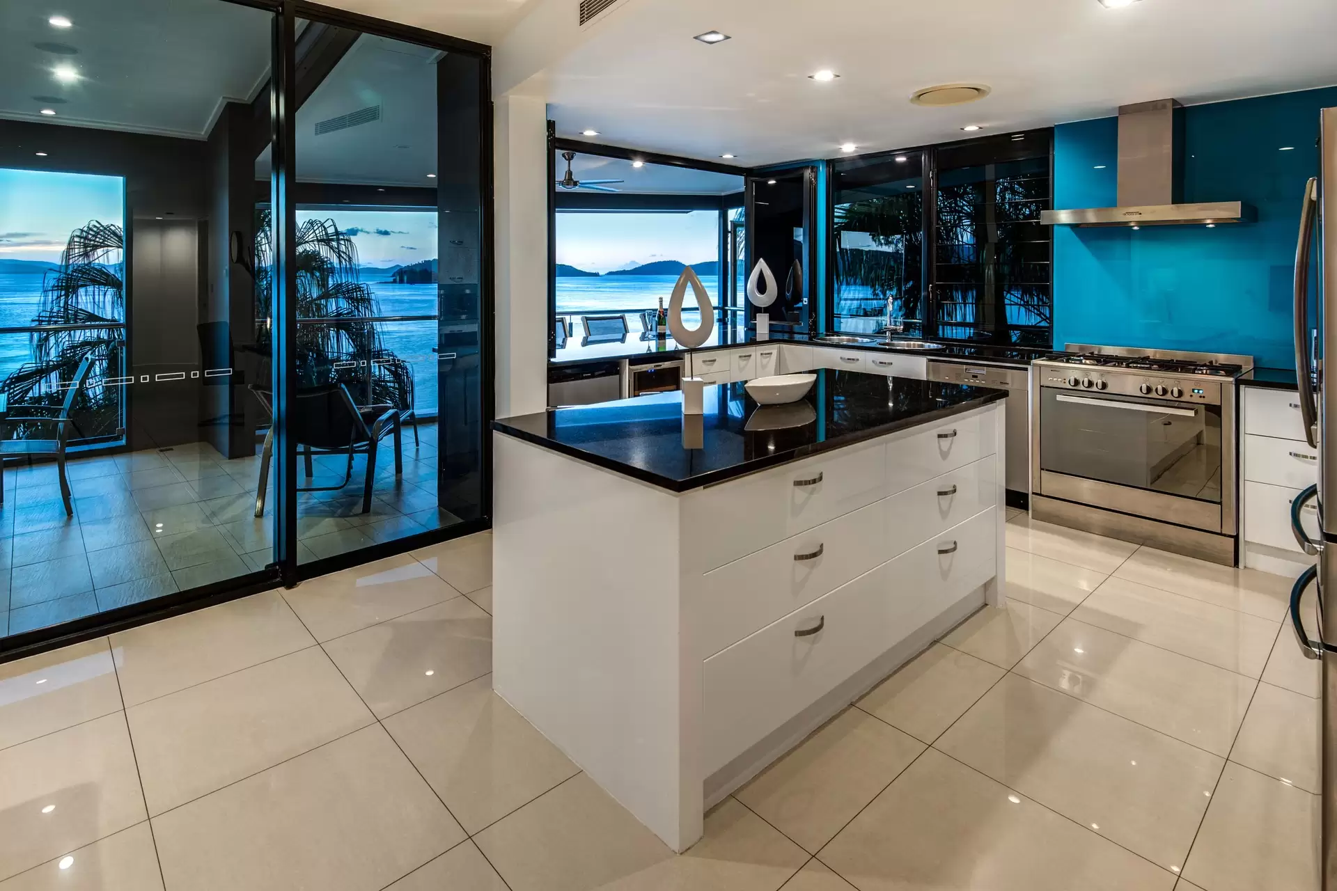 Edge 6/5 Acacia Drive, Hamilton Island Sold by Queensland Sotheby's International Realty - image 1