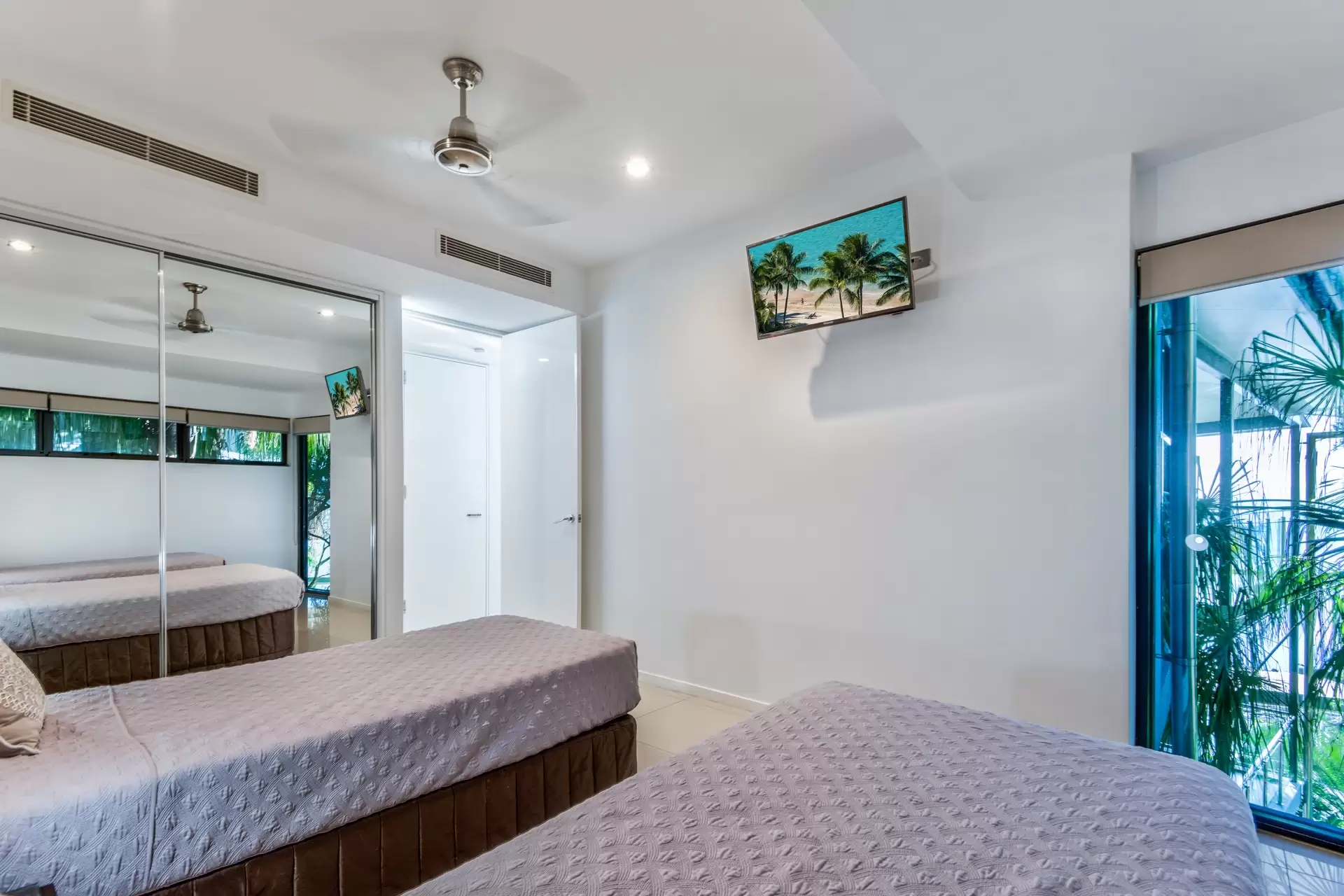 Edge 6/5 Acacia Drive, Hamilton Island Sold by Queensland Sotheby's International Realty - image 1