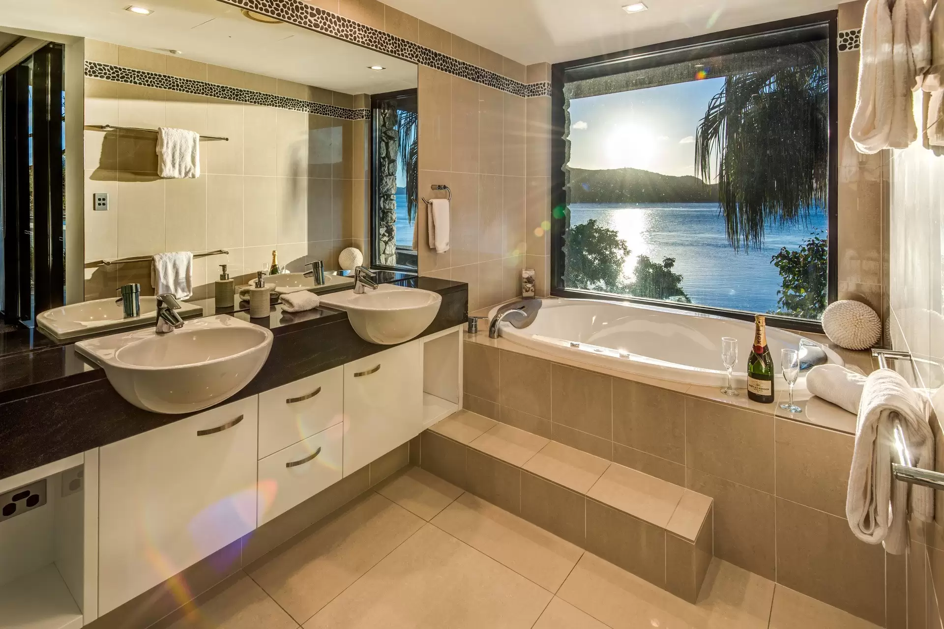 Edge 6/5 Acacia Drive, Hamilton Island Sold by Queensland Sotheby's International Realty - image 1